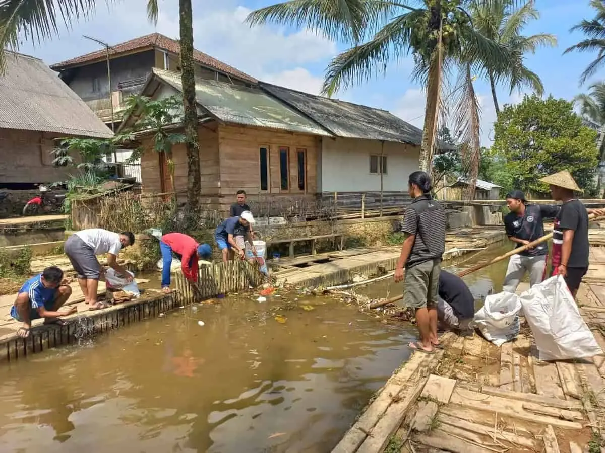 Iyad Jumiyadi: Ajak Masyarakat Tidak Membuang Sampah Ke Sungai Citorek, Ini Kata PLH Desa Citorek Timur Iyad Jumiyadi: Ajak Masyarakat Tidak Membuang Sampah Ke Sungai Citorek, Ini Kata PLH Desa Citorek Timur