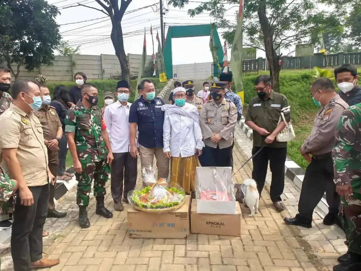 Peringati HUT TNI ke 76, Kapolsek Beserta Forkopimcam Panongan Beri Kejutan Untuk Koramil 14 Panongan Peringati HUT TNI ke 76, Kapolsek Beserta Forkopimcam Panongan Beri Kejutan Untuk Koramil 14 Panongan