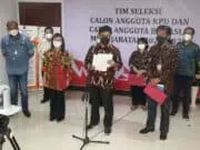 Pendaftaran Bakal Calon Anggota KPU dan Bawaslu Akan Dibuka Perdana Pada 18 Oktober Pendaftaran Bakal Calon Anggota KPU dan Bawaslu Akan Dibuka Perdana Pada 18 Oktober