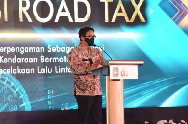 Digitalisasi Pajak Kendaraan, Kemendagri Luncurkan Stiker Hologram Road Tax