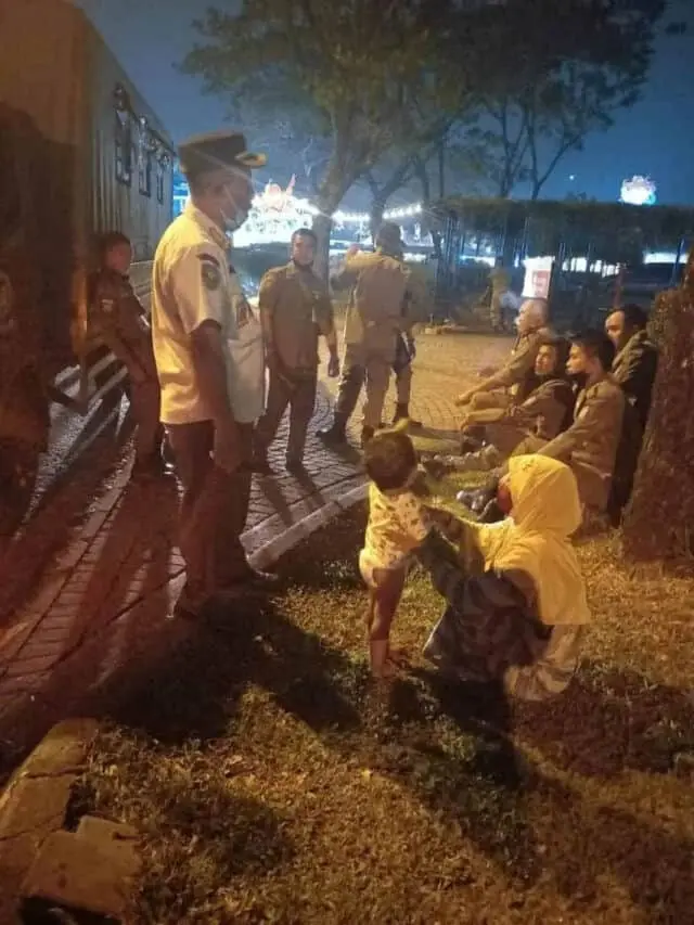 Satpol PP Amankan 16 PMKS di Tangsel Satpol PP Amankan 16 PMKS di Tangsel
