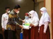BJB Serahkan 50 Ribu Rekening untuk Pelajar Kota Tangerang Melalui KEJAR BJB Serahkan 50 Ribu Rekening untuk Pelajar Kota Tangerang Melalui KEJAR