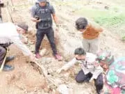 Granat Nanas Aktif Ditemukan Warga di Proyek Perumahan Panongan Granat Nanas Aktif Ditemukan Warga di Proyek Perumahan Panongan