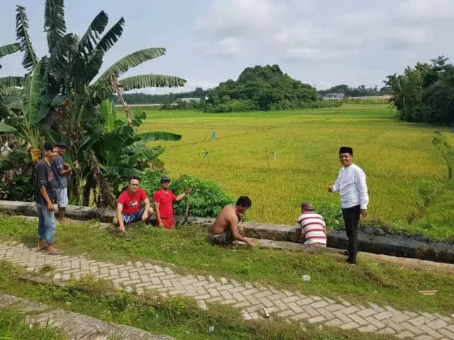 RT 04 Kembang Harum 2 Gotong Royong, Kades Bojongleles Gerak Bersatu Bersama 100 Hari Kerja RT 04 Kembang Harum 2 Gotong Royong, Kades Bojongleles Gerak Bersatu Bersama 100 Hari Kerja