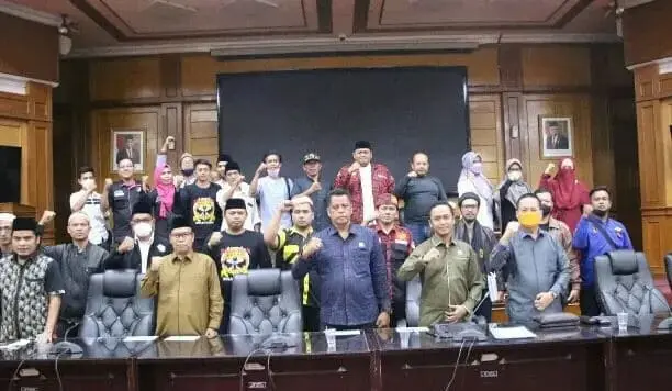 Buka Konfercab NU XIV, Sekda Kabupaten Serang Minta Dukungan Ulama Bongkar THM Maksiat Buka Konfercab NU XIV, Sekda Kabupaten Serang Minta Dukungan Ulama Bongkar THM Maksiat