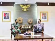 Disambangi Panglima, Kapolri Pastikan Sinergitas dan Soliditas TNI-Polri Ditingkatkan Disambangi Panglima, Kapolri Pastikan Sinergitas dan Soliditas TNI-Polri Ditingkatkan