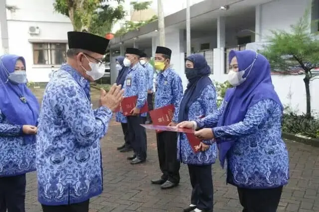 Di HUT Korpri ke 50, Pemkab Pandeglang Berikan Penghargaan ke ASN Berprestasi Di HUT Korpri ke 50, Pemkab Pandeglang Berikan Penghargaan ke ASN Berprestasi
