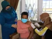 Sisa 8 Persen, Warga Kelurahan Nambo Jaya Belum Divaksinasi Didatangi Rumahnya Sisa 8 Persen, Warga Kelurahan Nambo Jaya di Vaksinasi dan Imunisasi Door To Door