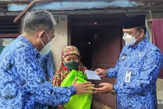Pemkot Tangerang Bagikan Paket Sembako, Hasil Uluran Tangan Para OPD