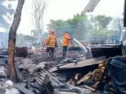 Kebakaran Lapak Tak Berizin di Kavling DPR, Rumah Warga Ikut Terbakar Kebakaran Lapak Tak Berizin di Kavling DPR, Rumah Warga Ikut Terbakar