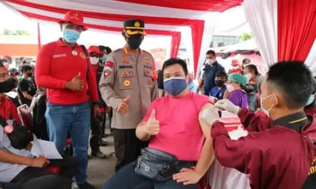 Kolaborasi dengan BIN, Polisi Gencarkan Vaksin Sisa 8 Persen di Kota Tangerang Kolaborasi dengan BIN, Polisi Gencarkan Vaksin Sisa 8 Persen di Kota Tangerang