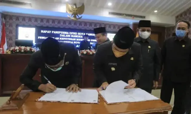 Pemkot dan DPRD Kota Tangerang Sepakati Raperda APBD 2022 Sebesar 4,49 Triliun Pemkot dan DPRD Kota Tangerang Sepakati Raperda APBD 2022 Sebesar 4,49 Triliun