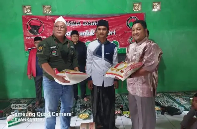 Bazna Bamusi bersama DPC PDI Perjuangan Kabupaten Tangerang Salurkan Bantuan ke Majlis Ta'lim & Yayasan Yatim Piatu di Teluknaga Bazna Bamusi bersama DPC PDI Perjuangan Kabupaten Tangerang Salurkan Bantuan ke Majlis Ta'lim & Yayasan Yatim Piatu di Teluknaga