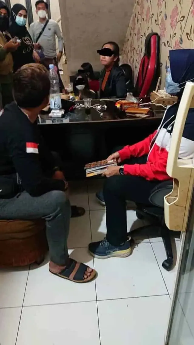 Ditreskrimum Polda Banten Grebek Panti Pijat Plus-plus di Tangerang Ditreskrimum Polda Banten Grebek Panti Pijat Plus-plus di Tangerang