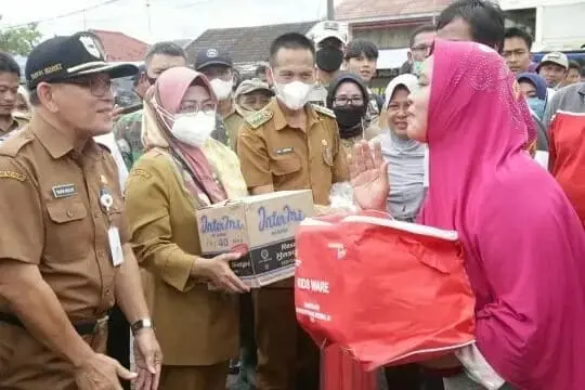 Warga Terdampak Banjir Rob, Pemkab Pandeglang Terjunkan Bantuan Warga Terdampak Banjir Rob, Pemkab Pandeglang Terjunkan Bantuan