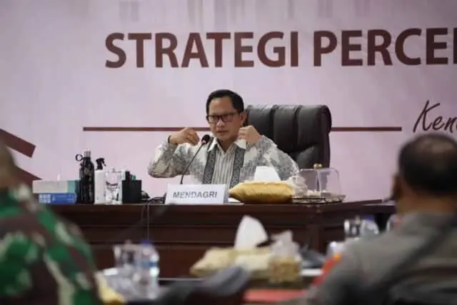 Mendagri Pacu Pemda Akselerasi Vaksinasi Covid-19 Mendagri Pacu Pemda Akselerasi Vaksinasi Covid-19