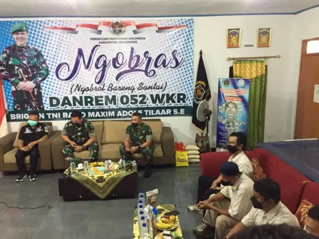Pererat Silaturahmi, PWI Kabupaten Tangerang Ngobras Bareng Danrem 052/Wijayakrama Pererat Silaturahmi, PWI Kabupaten Tangerang Ngobras Bareng Danrem 052/Wijayakrama
