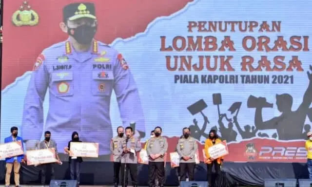 Berikut Pemenang Lomba Orasi Piala Kapolri: Mari Ciptakan Alam Demokrasi Lebih Baik Berikut Pemenang Lomba Orasi Piala Kapolri: Mari Ciptakan Alam Demokrasi Lebih Baik