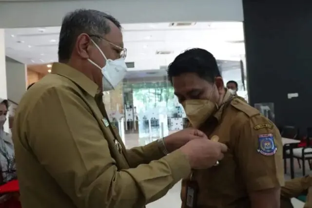 194 ASN di Tangsel Dapat Satyalangan Karya Satya 194 ASN di Tangsel Dapat Satyalangan Karya Satya