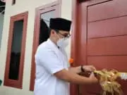 Resmikan Rumah Tak Layak Huni Jadi Layak Wakil Wali Kota : Program Ini Akan Terus Dilanjutkan Resmikan Rumah Tak Layak Huni Jadi Layak Wakil Wali Kota : Program Ini Akan Terus Dilanjutkan