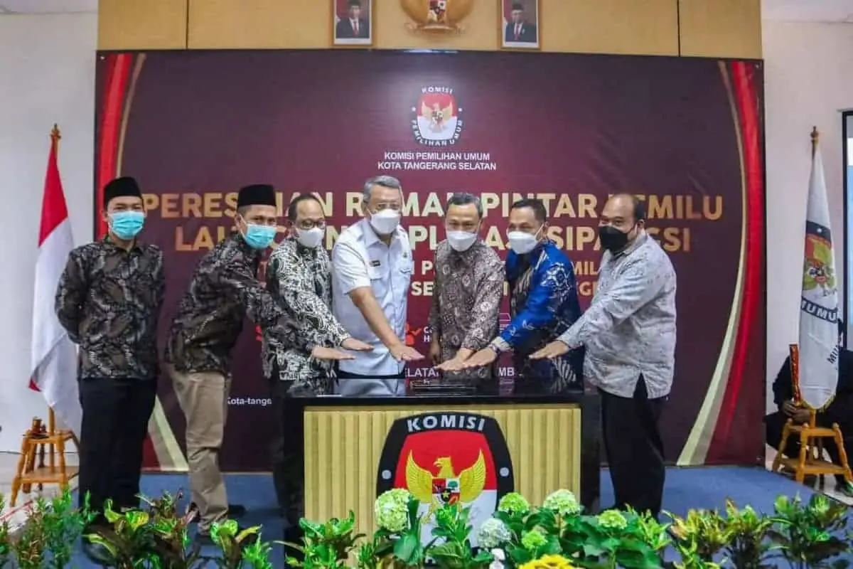 Luncurkan Aplikasi Sipangsi dan RPP, Wali Kota Harap Tingkat Partisipasi Pemilih Meningkat Luncurkan Aplikasi Sipangsi dan RPP, Wali Kota Harap Tingkat Partisipasi Pemilih Meningkat