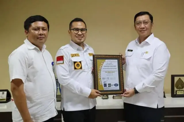 Tingkatkan Kualitas Pelayanan, Tim LPSE Tangsel Raih Sertifikat ISO 9001:2015 Tingkatkan Kualitas Pelayanan, Tim LPSE Tangsel Raih Sertifikat ISO 9001:2015