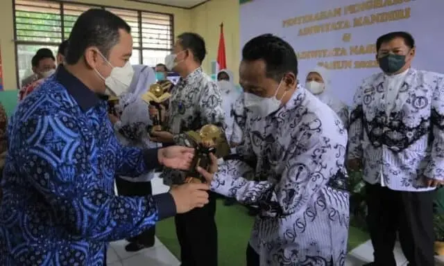 Wow! Sekolah Adhiwiyata Terbanyak se-Indonesia Tahun 2021 Ada di Kota Tangerang Wow! Sekolah Adhiwiyata Terbanyak se-Indonesia Tahun 2021 Ada di Kota Tangerang