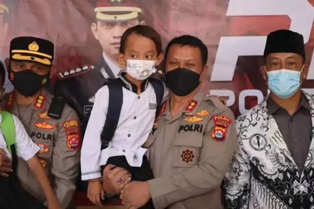Kapolda Banten Bersama Kapolresta Pantau Kegiatan Vaksinasi Serentak Indonesia di Solear Kapolda Banten Bersama Kapolresta Pantau Kegiatan Vaksinasi Serentak Indonesia di Solear