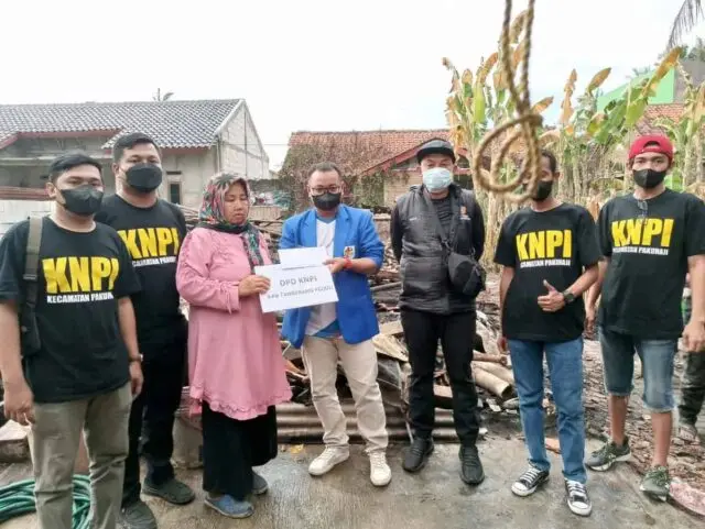 KNPI Kabupaten Tangerang Beri Donasi Korban Kebakaran di Pakuhaji KNPI Kabupaten Tangerang Beri Donasi Korban Kebakaran di Pakuhaji
