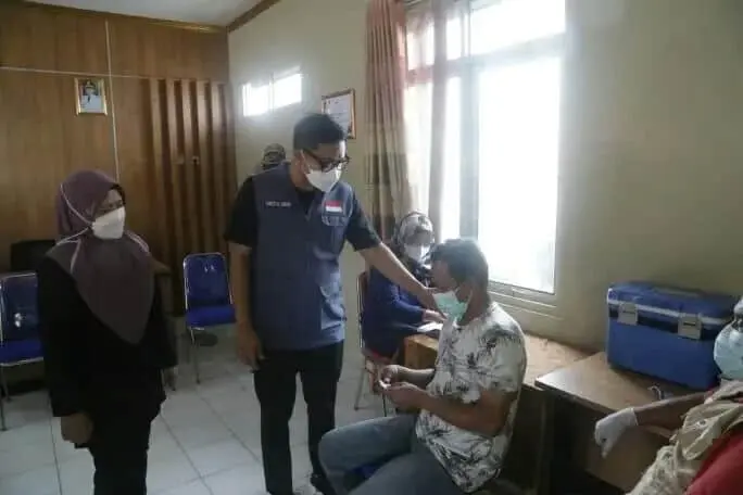 Pemkab Pandeglang Capai 70% Vaksinasi Dosis 1, Wabup Tanto: Selanjutnya Target untuk Lansia & Anak Pemkab Pandeglang Capai 70% Vaksinasi Dosis 1, Wabup Tanto: Selanjutnya Target untuk Lansia & Anak