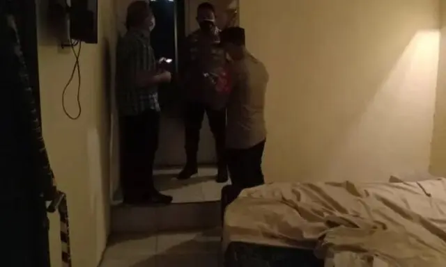 Seorang Wanita Tewas Dengan Mulut Berbusa di Kamar Hotel, Pasangannya Kabur Seorang Wanita Tewas Dengan Mulut Berbusa di Kamar Hotel, Pasangannya Kabur