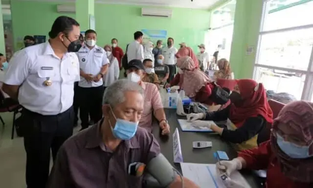 Stok Vaksin Booster? Pemkot Tangerang Baru Miliki 506 Vial Setara Untuk 6.000 Orang Stok Vaksin Booster? Pemkot Tangerang Baru Miliki 506 Vial Setara Untuk 6.000 Orang