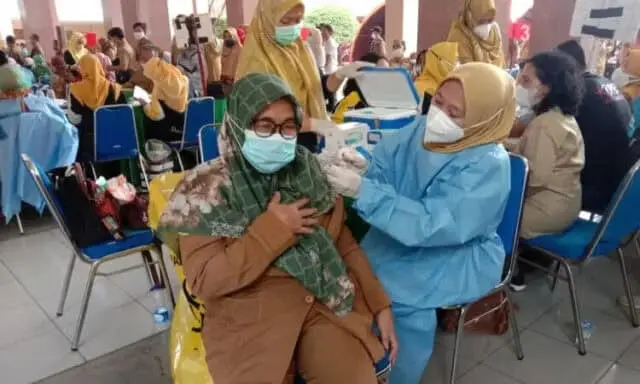 Pelayan Publik Kota Tangerang Vaksinasi Booster Covid-19 Pelayan Publik Kota Tangerang Vaksinasi Booster Covid-19