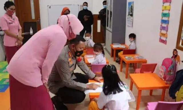 Perdana PTM TK Bhayangkari, Kapolres Komarudin Ingatkan Prokes dan Interaksi Perdana PTM TK Bhayangkari, Kapolres Komarudin Ingatkan Prokes dan Interaksi
