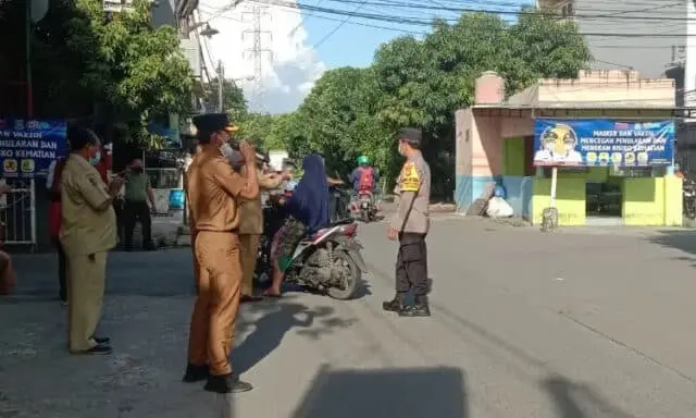 Operasi Aman Bersama, Lurah Cipondoh Indah Ingatkan Sebaran Covid-19 Tinggi Operasi Aman Bersama, Lurah Cipondoh Indah Ingatkan Sebaran Covid-19 Tinggi