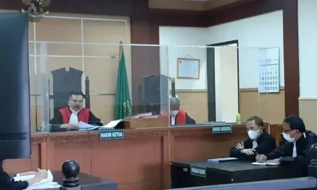 Debt Kolektor Tagih Hutang dengan Pisau Tewas Dimassa, Lima Orang Diputus 4 Tahun Penjara Debt Kolektor Tagih Hutang dengan Pisau Tewas Dimassa, Lima Orang Diputus 4 Tahun Penjara