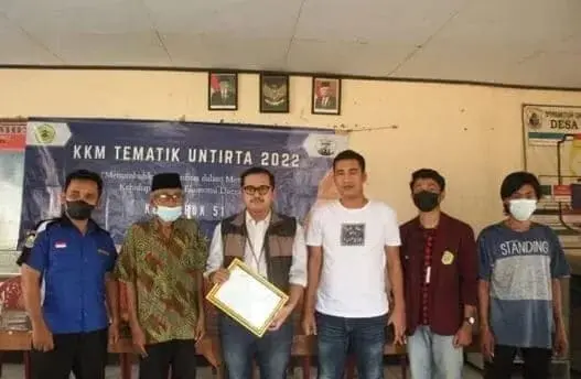 Menumbuhkan Kreatifitas dalam Mendorong Kehidupan Sosial Ekonomi di Desa Kujangsari Menumbuhkan Kreatifitas dalam Mendorong Kehidupan Sosial Ekonomi di Desa Kujangsari
