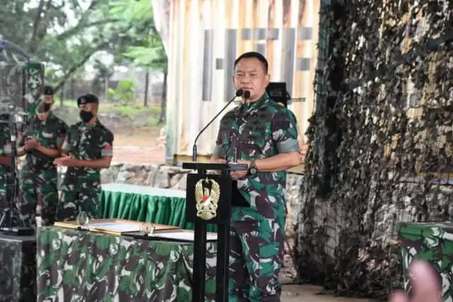 KSAD Mengecek Kesiapan Yonif Mekanis 203/AK Dalam Rangka Penugasan Satgas Pamrahwan Papua KSAD Mengecek Kesiapan Yonif Mekanis 203/AK Dalam Rangka Penugasan Satgas Pamrahwan Papua