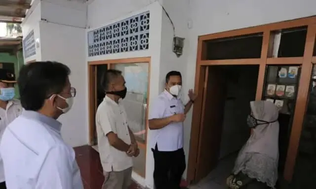 Bedah Rumah, Walkot Tangerang: Semoga Lebih Nyaman dan Layak Huni Bedah Rumah, Walkot Tangerang: Semoga Lebih Nyaman dan Layak Huni