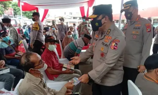 Serbuan Vaksinasi Lansia Kolaborasi Polres Metro Tangerang Kota dan Pemkot, 18 Mobil Vaksin Dikerahkan Serbuan Vaksinasi Lansia Kolaborasi Polres Metro Tangerang Kota dan Pemkot, 18 Mobil Vaksin Dikerahkan