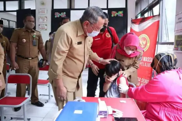 Wali Kota Tangsel Pelaksanaan Vaksin Dosis ke 2 di SDN Pisangan 02 Wali Kota Tangsel Pelaksanaan Vaksin Dosis ke 2 di SDN Pisangan 02