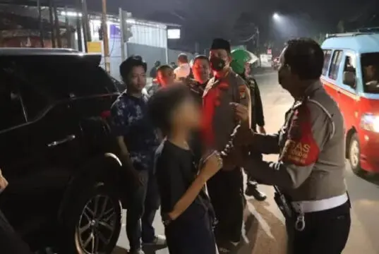 Nah Lho! Kepergok Rombongan Kapolres Puluhan Bocah Kocar-Kacir di Karawaci Nah Lho! Kepergok Rombongan Kapolres Puluhan Bocah Kocar-Kacir di Karawaci