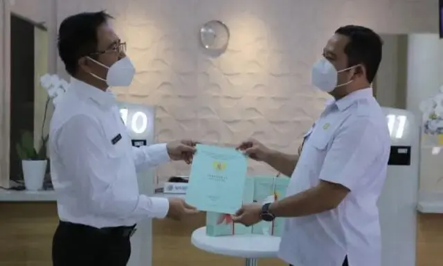 Diterima Wali Kota, Kantor Pertanahan Kota Tangerang Serahkan 103 Sertifikat Aset Diterima Wali Kota, Kantor Pertanahan Kota Tangerang Serahkan 103 Sertifikat Aset