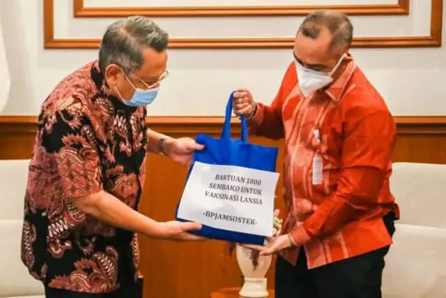 1000 Paket Sembako Dari BPJamsostek, Benyamin : Untuk Vaksinasi Lansia 1000 Paket Sembako Dari BPJamsostek, Benyamin : Untuk Vaksinasi Lansia