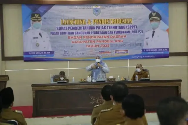 Kegiatan pendistribusian Surat Pemberitahuan Pajak Terhutang (SPPT) PBBP2 tahun 2022 di Pendopo Pandeglang.