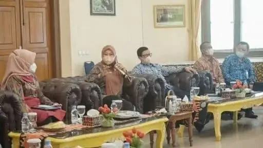 Bupati Irna Bareng Kanwil DJKN Banten & KPKNL Bahas Lelang Aset Kendaraan Bermotor di Pandeglang Bupati Irna Bareng Kanwil DJKN Banten & KPKNL Bahas Lelang Aset Kendaraan Bermotor di Pandeglang