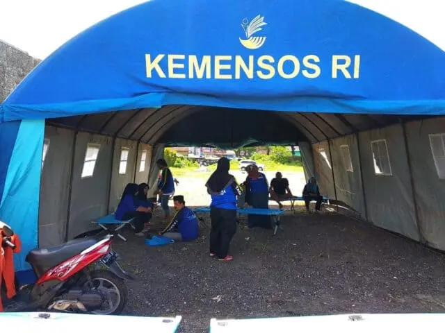 IMG-20220319-WA0024 Tim Gerak Cepat (TGC) Kabupaten Pandeglang membuat dapur umum di lokasi banjir.