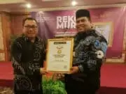 Bupati Padangpariaman Raih Penghargaan Sahabat Pers Indonesia dari SMSI Bupati Padang Pariaman Raih Penghargaan Sahabat Pers Indonesia dari SMSI