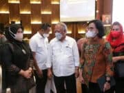 Pemkab Pandeglang Dapat Hibah BMN dari Kementerian PURP Bupati Pandeglang Irna Narulita saat bersama Menteri PUPR Basuki dan Menteri Keuangan Sri Mulyani.