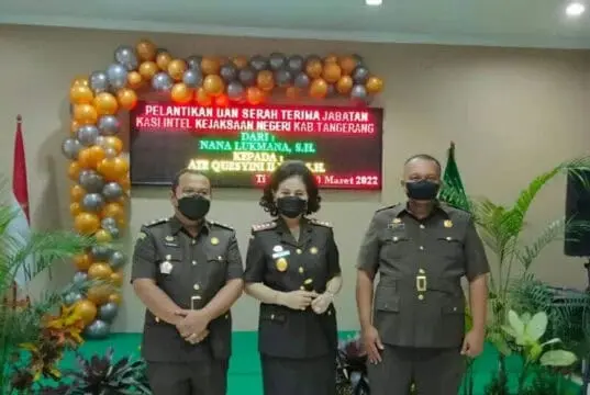 Nova Elida Saragih Pimpin Sertijab Kasi Intelijen Kejari Kabupaten Tangerang Kepala Kejaksaan Negeri Kabupaten Tangerang Nova Elida Saragih bersama kasi Intelijen.